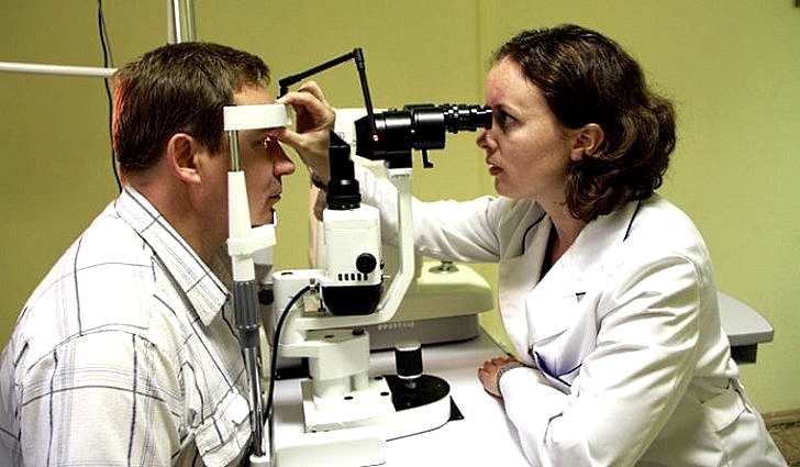 Как оказать первую помощь при травме глаза
