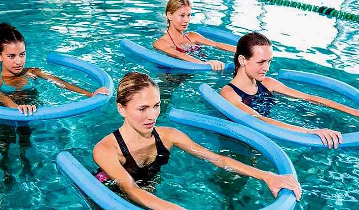 Упражнения аквааэробики для похудения